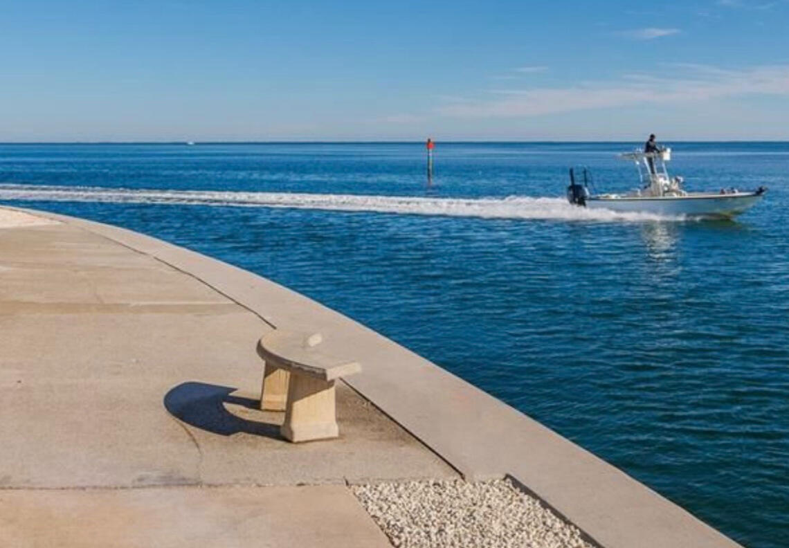 Seasonal Housing for Athletes and Teams Private Waterfront Residences for Athletes, Coaches, & Teams during the season